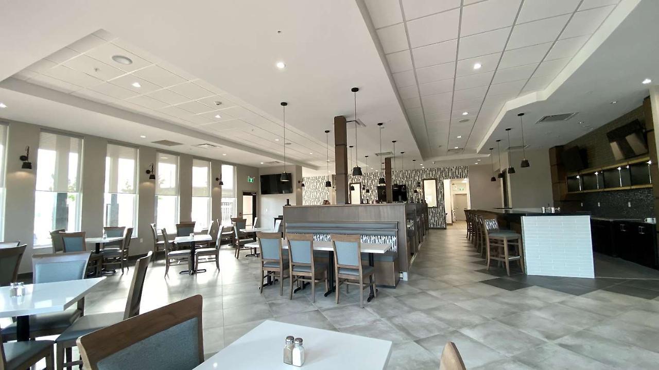 Best Western Premier Route 97 Vernon Exterior photo