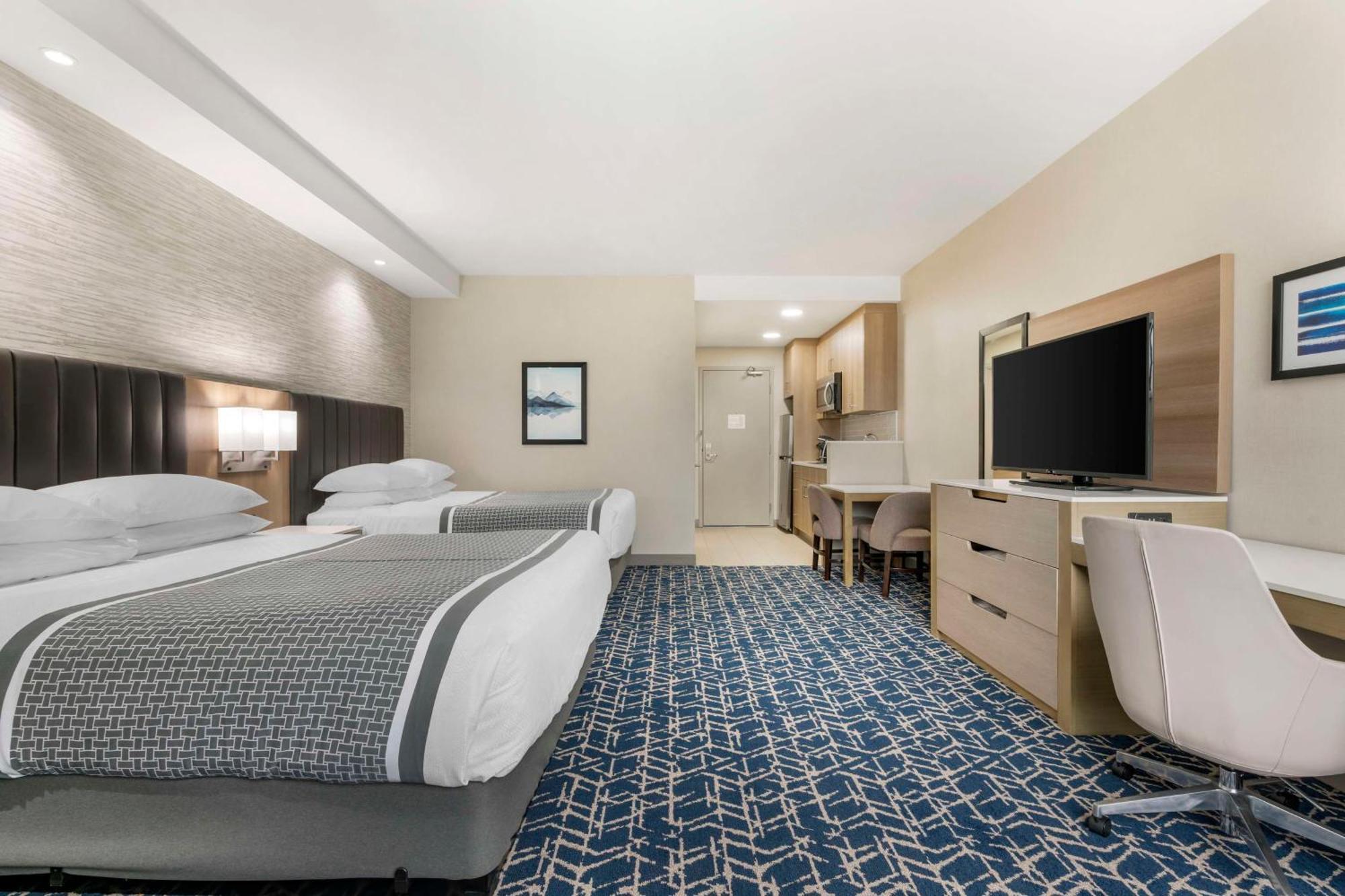 Best Western Premier Route 97 Vernon Exterior photo