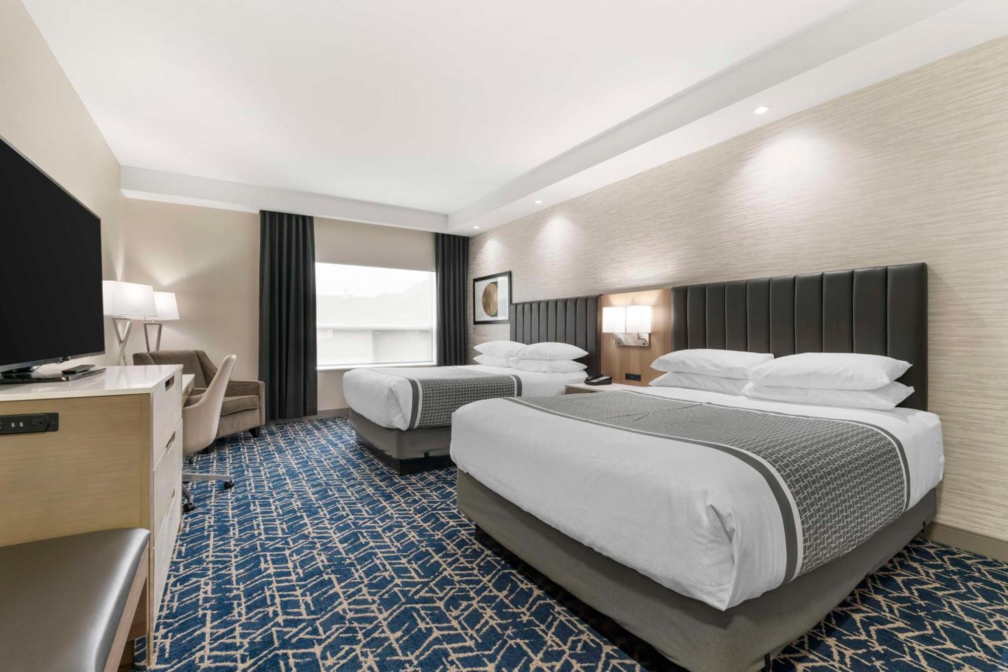 Best Western Premier Route 97 Vernon Exterior photo