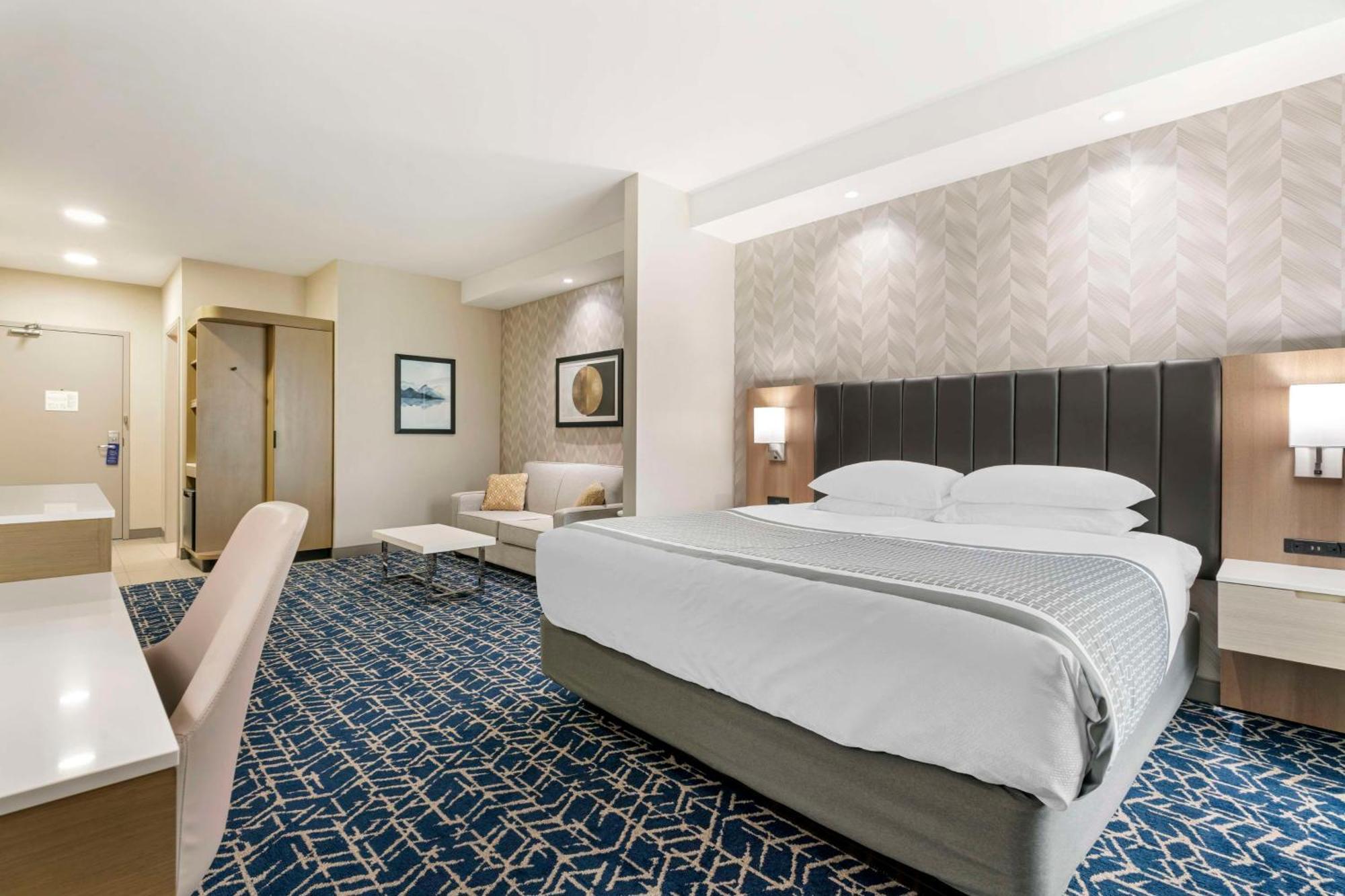 Best Western Premier Route 97 Vernon Exterior photo