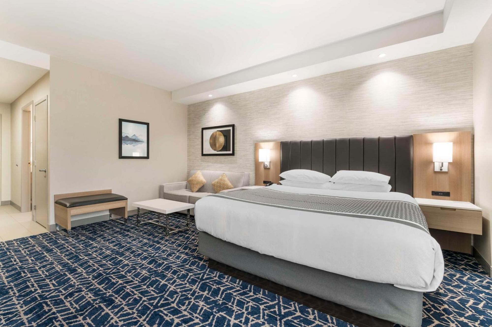 Best Western Premier Route 97 Vernon Exterior photo
