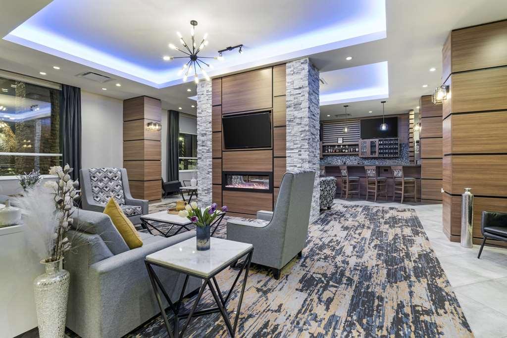 Best Western Premier Route 97 Vernon Interior photo