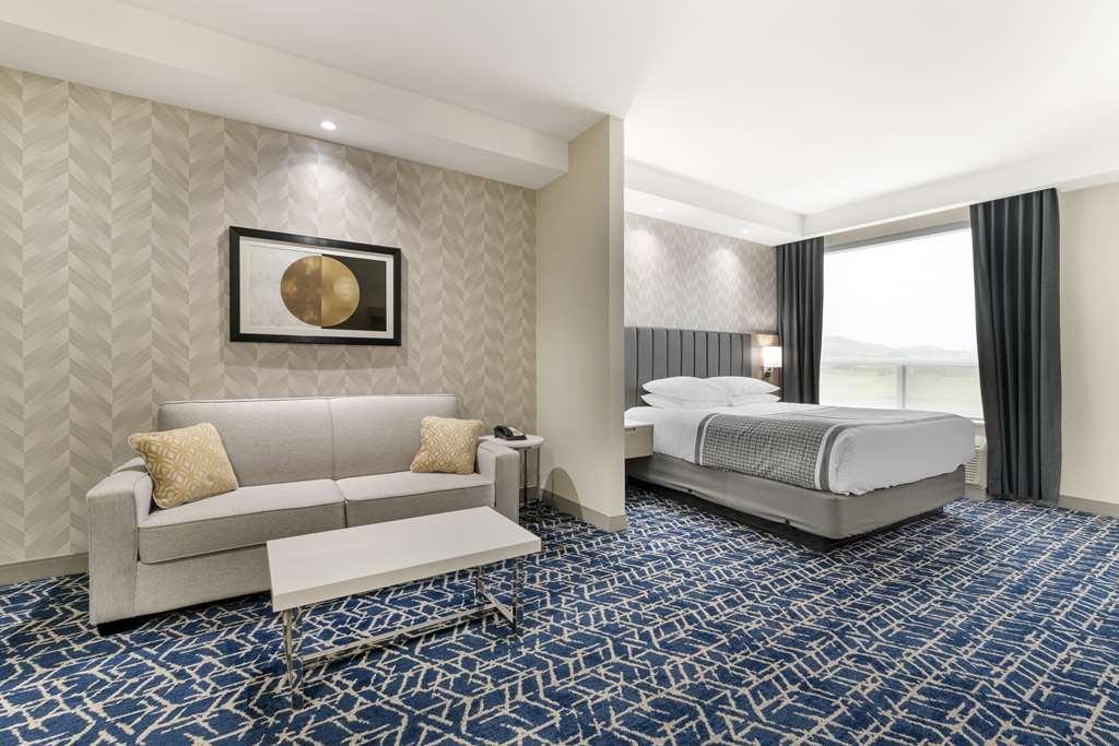 Best Western Premier Route 97 Vernon Room photo
